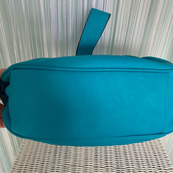 Rare Guess Turquoise Shoulder Bag and Matching Wallet Set Size Small - Picture 13 of 17